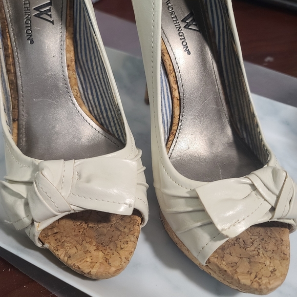 Beige Worthington Open Toe High Heels 👠 - Picture 3 of 8